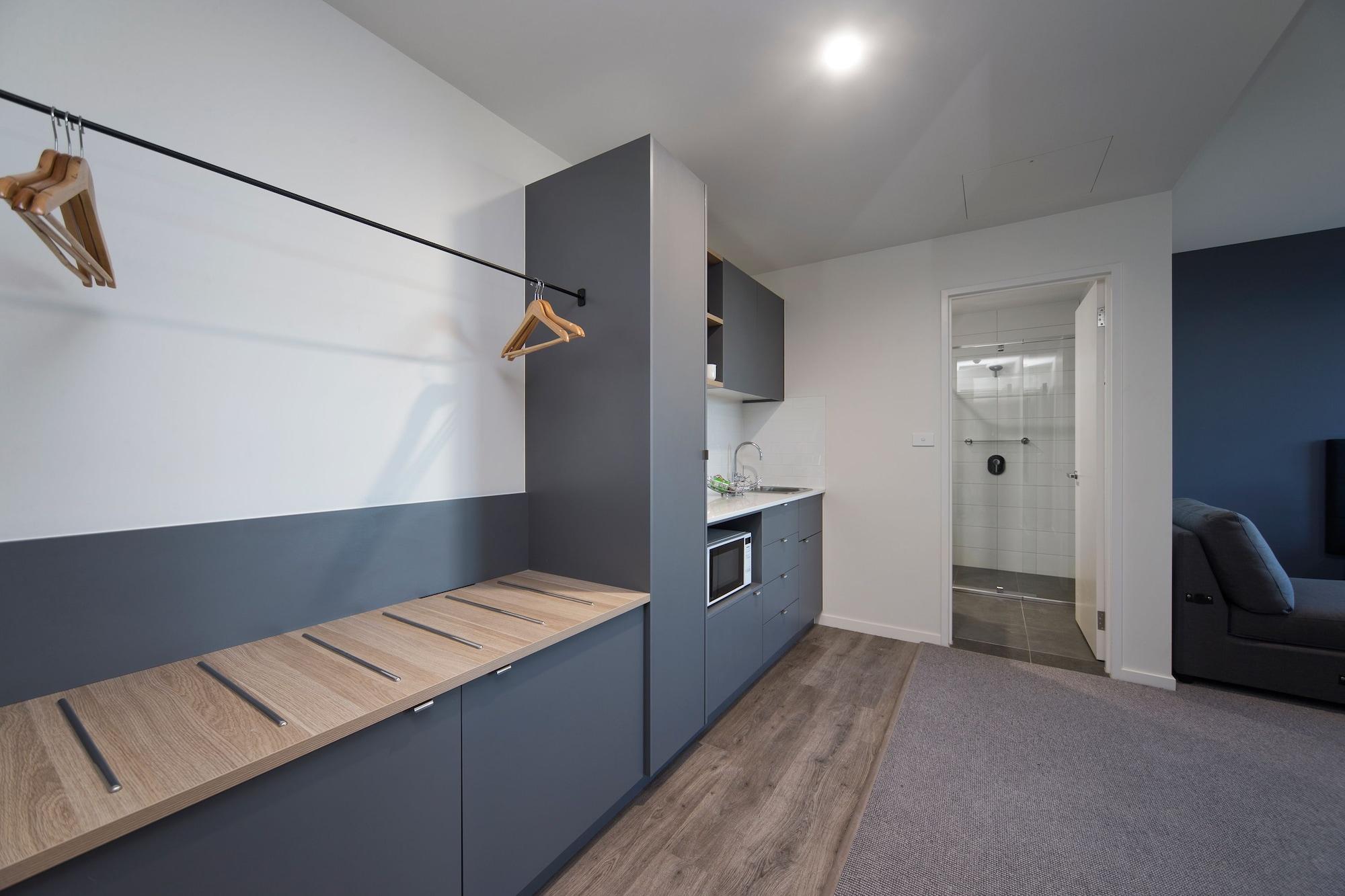Mantra Macarthur Hotel Canberra Exterior photo