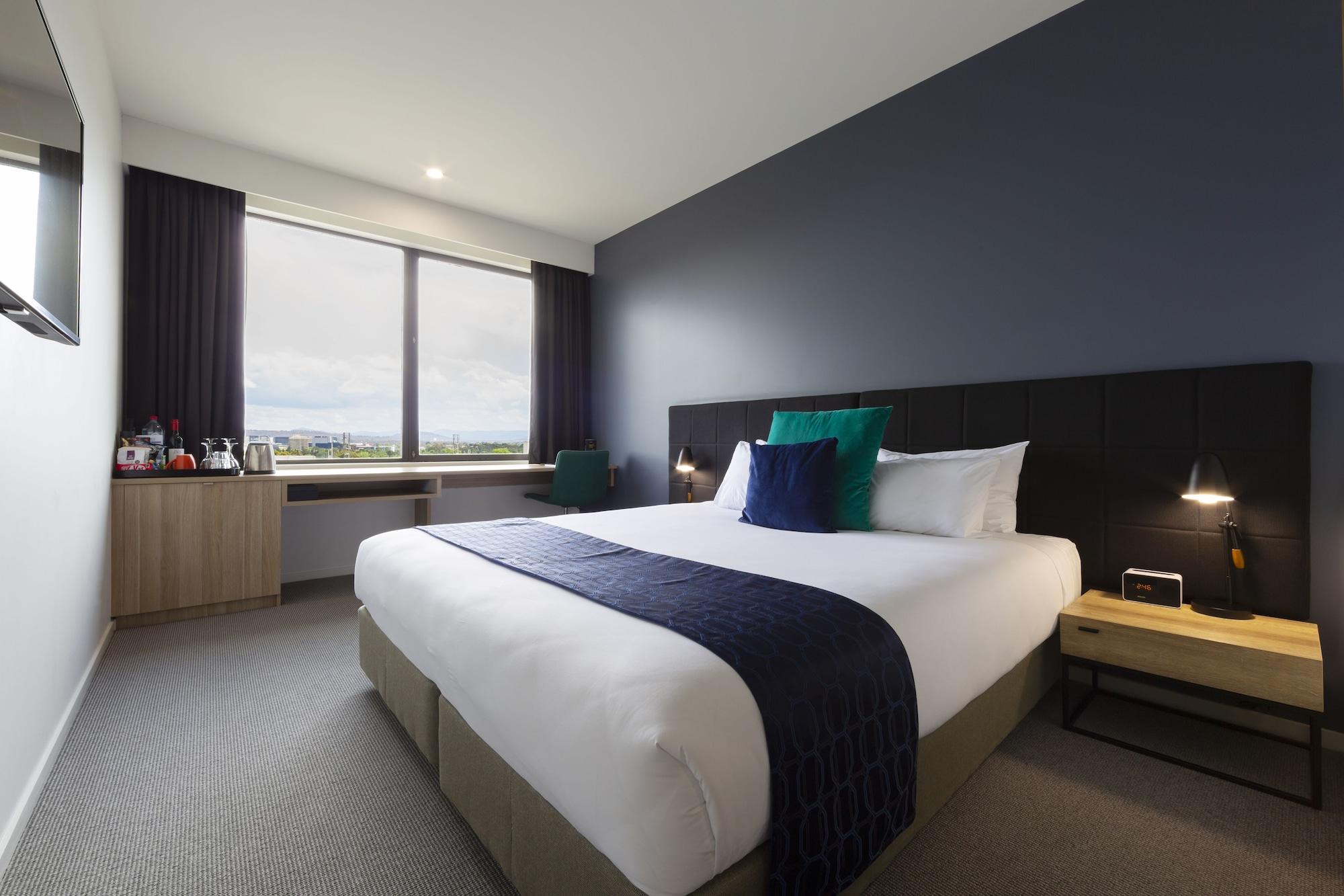 Mantra Macarthur Hotel Canberra Exterior photo