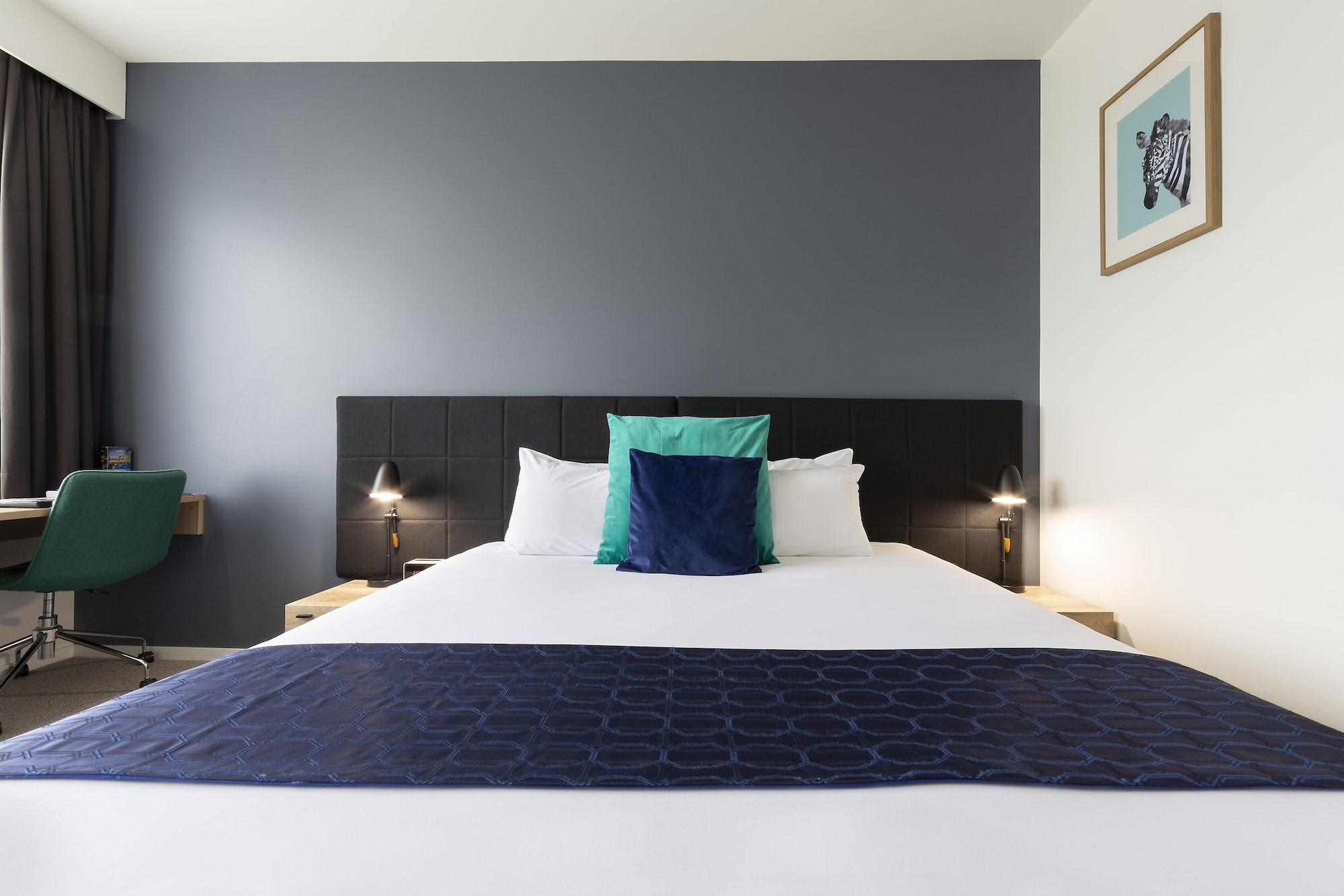 Mantra Macarthur Hotel Canberra Exterior photo