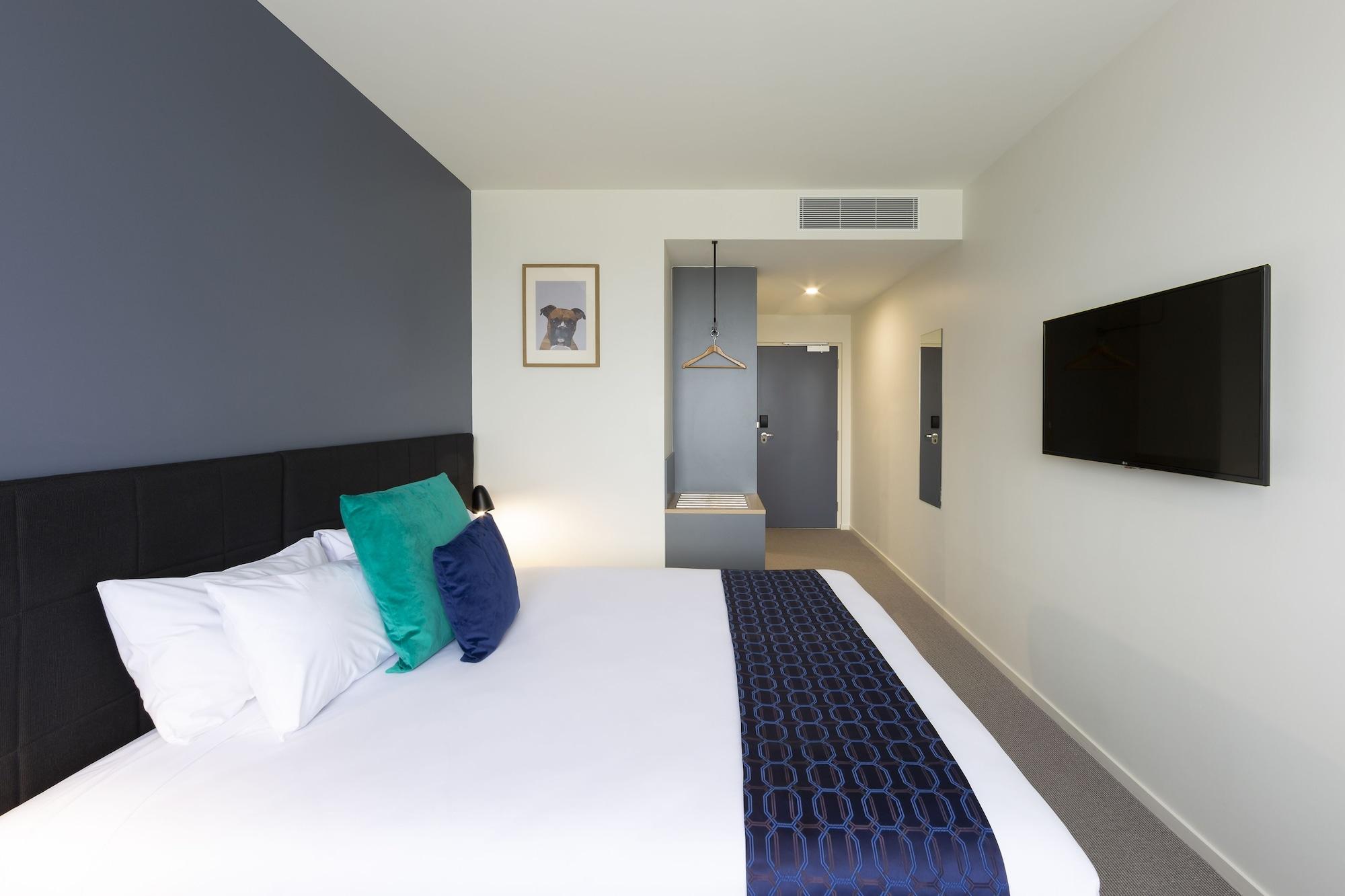 Mantra Macarthur Hotel Canberra Exterior photo