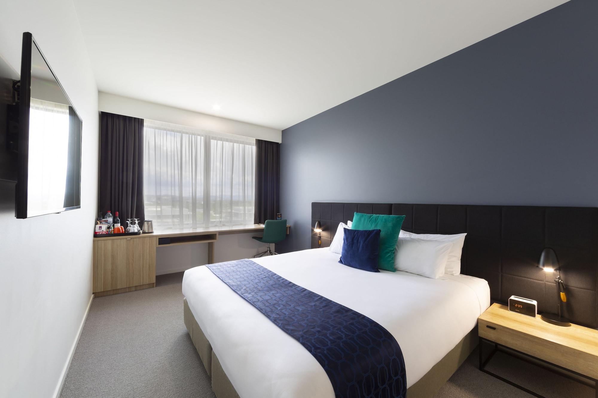 Mantra Macarthur Hotel Canberra Exterior photo
