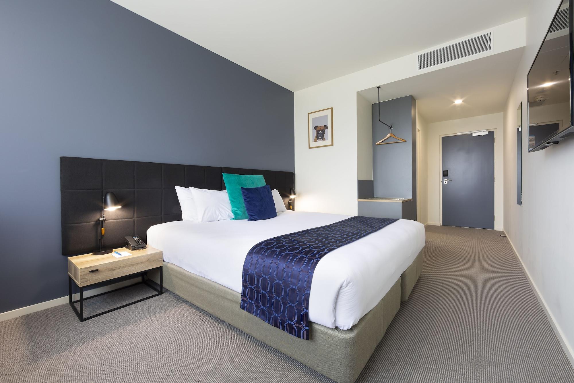 Mantra Macarthur Hotel Canberra Exterior photo