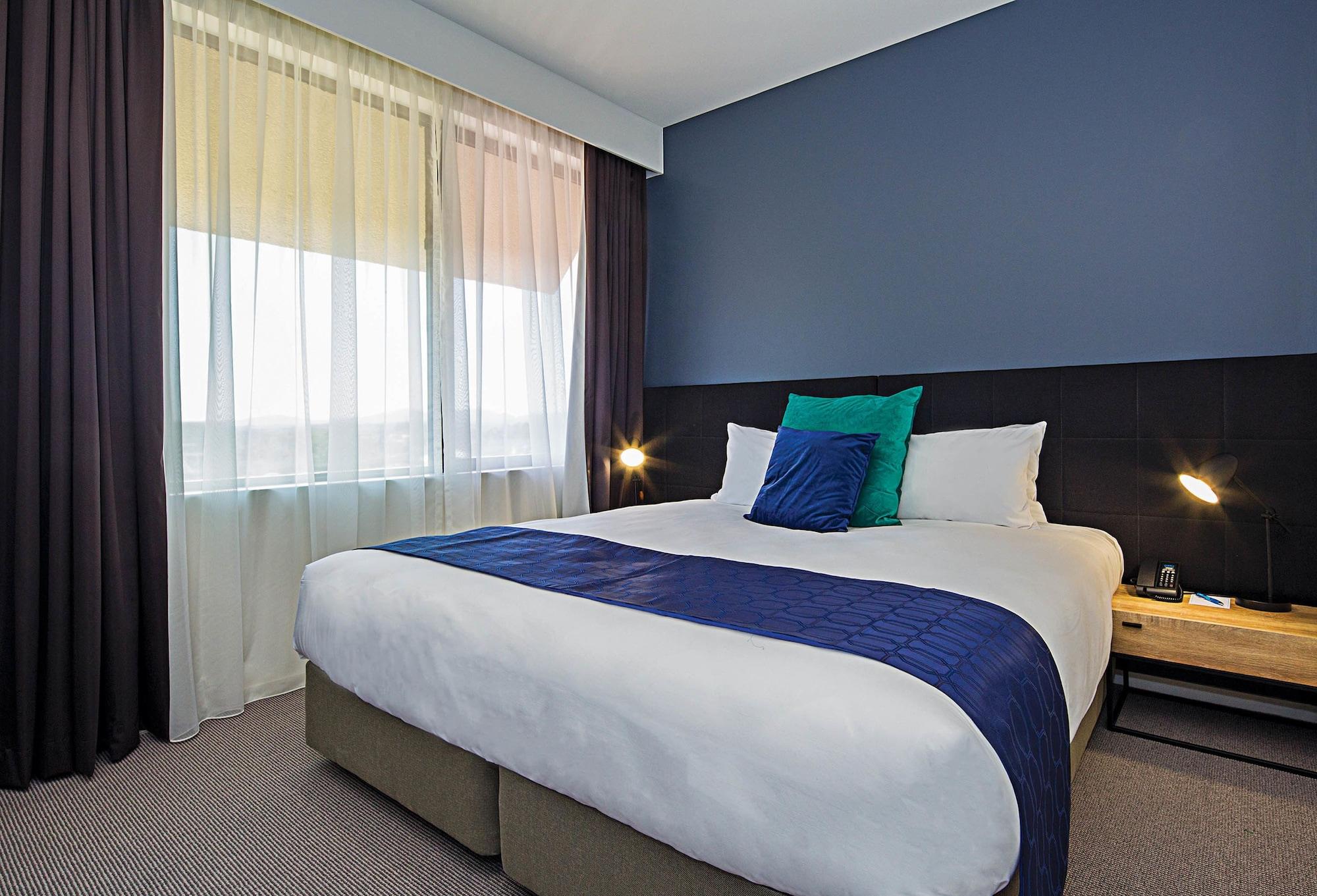 Mantra Macarthur Hotel Canberra Exterior photo