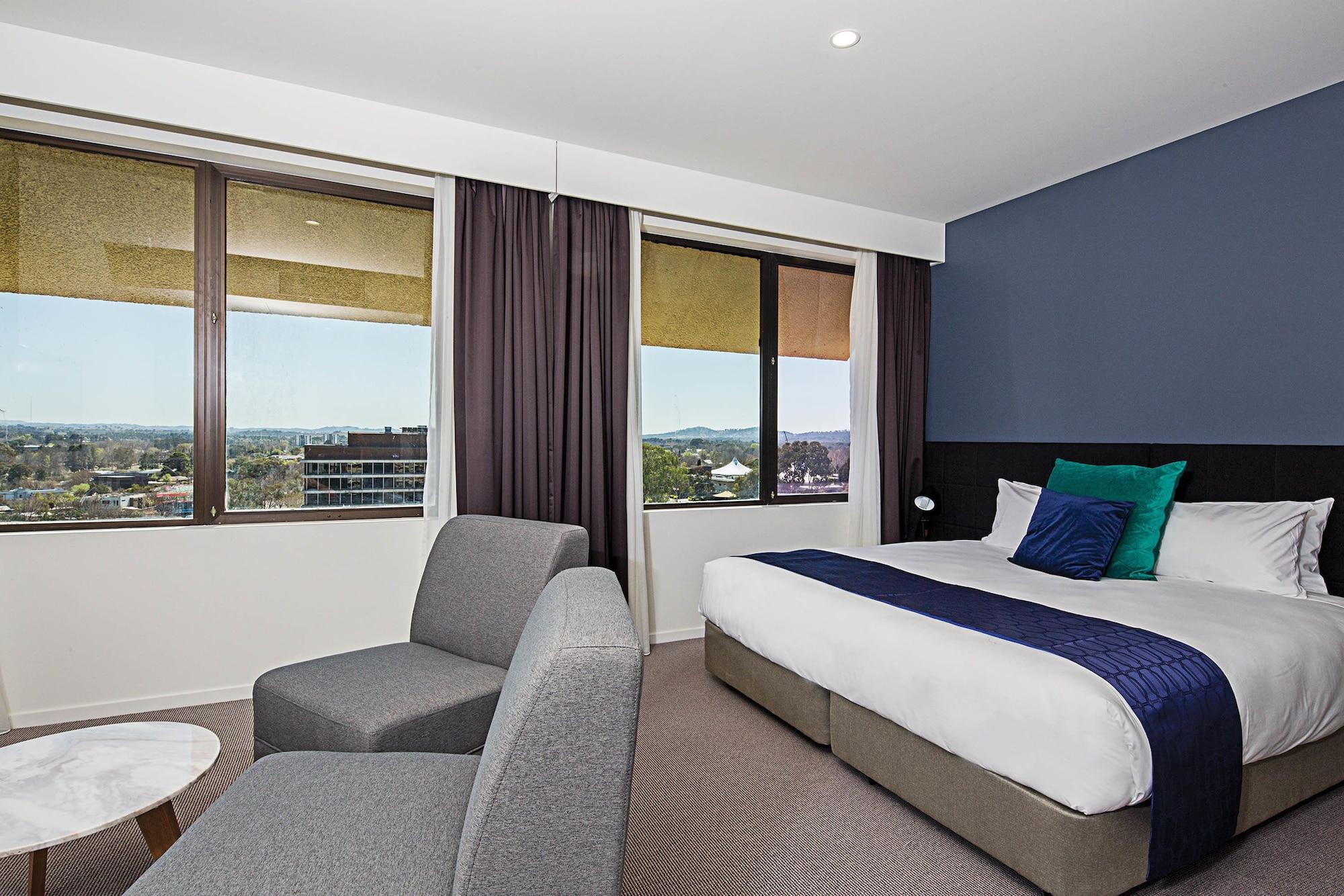 Mantra Macarthur Hotel Canberra Exterior photo