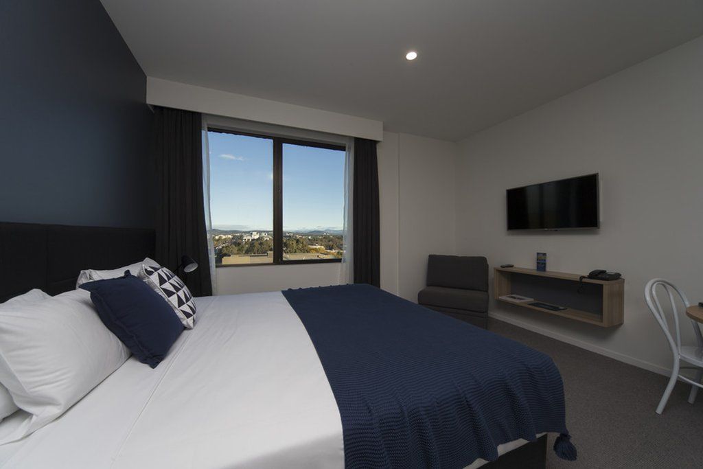 Mantra Macarthur Hotel Canberra Exterior photo